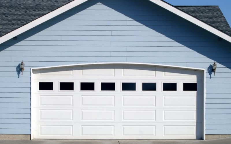 Four Signs It’s Time for Garage Door Repair in Iowa City, IA