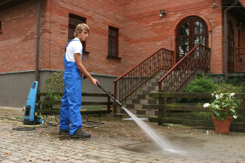 Why Hire Professional Services for House Cleaning in Naples?
