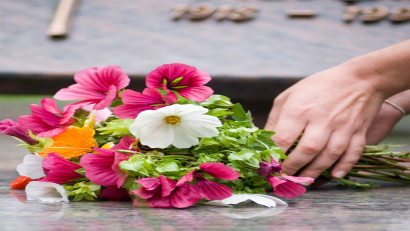 Give Your Condolences with Sympathy Flowers in Palo Alto