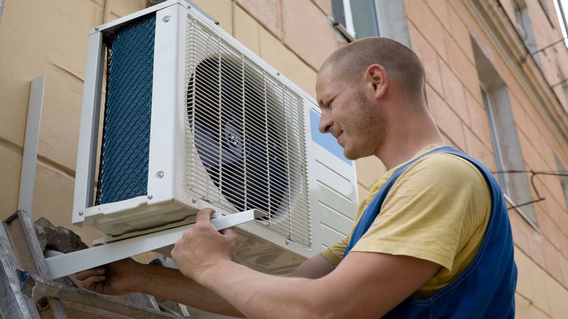 Maintaining your Heating and Cooling Systems with HVAC Repair Contractors in Bellevue WA