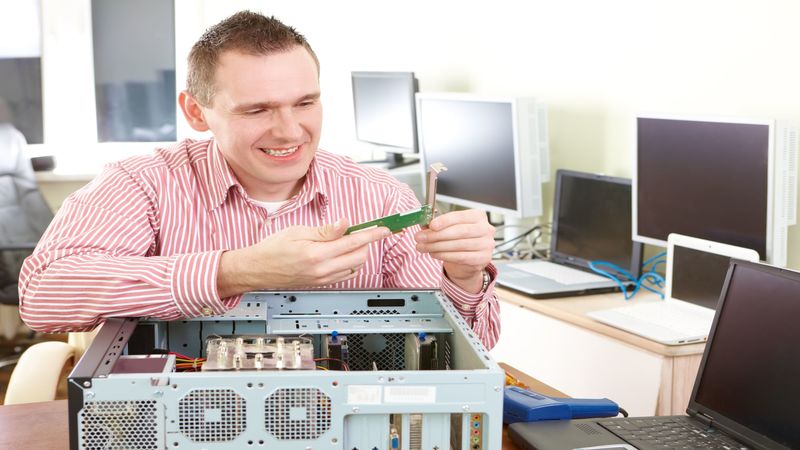 3 Reasons to Consider Using a Computer Technician in Cherry Hill, NJ