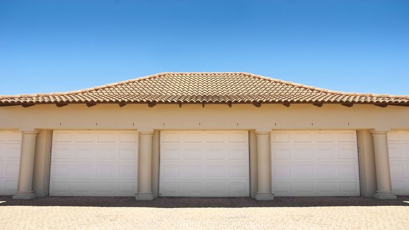 5 Signs You Need New Garage Doors