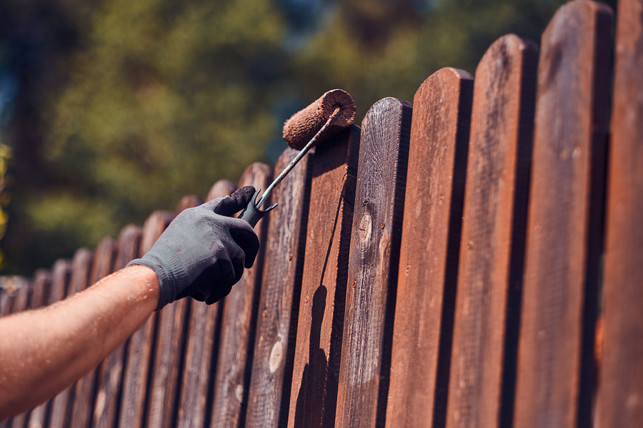 Fence Staining Near Thornton, CO, Can Ensure Your Fence Looks Its Best