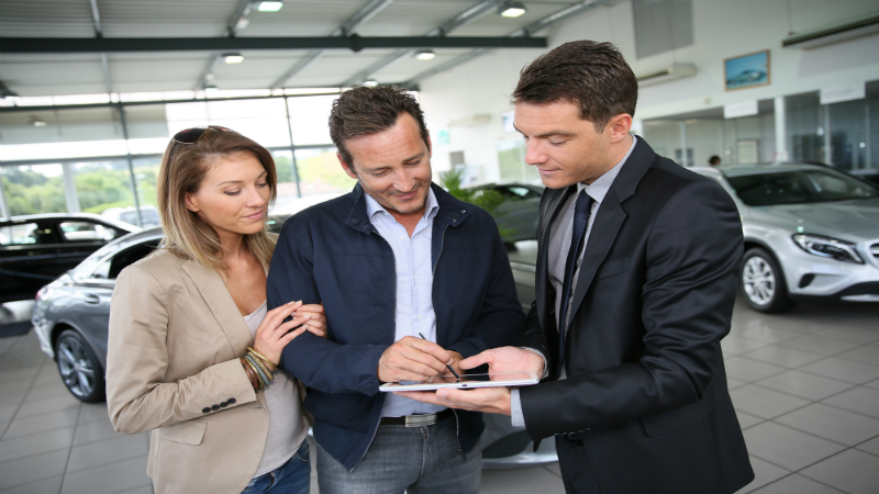 Advantages of Shopping with a Chevrolet Dealer in Illinois