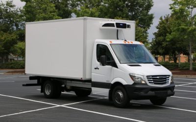 What Are the Uses of a Reefer Box Truck?